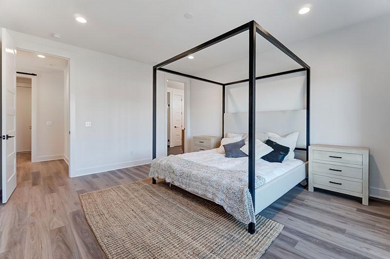 Eagle Rock 76 - Image# 17